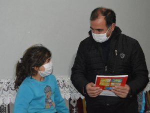 24 Yıllık Ağrılı Öğretmen, Meslek Hayatını Köy Okulu Öğrencileri İle Renklendiriyor