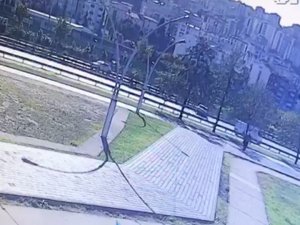 Bir Annenin Hayatını Kaybettiği, 4 Kişinin Yaralandığı Trafik Kazasının Görüntüleri Ortaya Çıktı