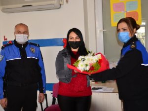 Eşi 16 Yıl Önce Şehit Olan Derya Öğretmene Polisten Sürpriz