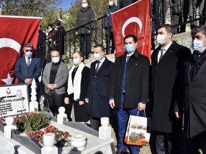 Necmettin Öğretmenin Kabrinde 24 Kasım 4. Kez Buruk Geçti