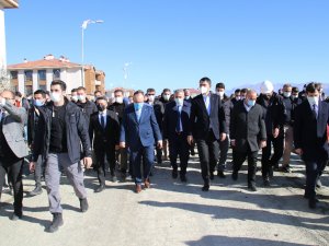 Bakan Kurum, Tamamlanan Deprem Konutlarını İnceledi