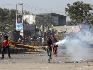 Hindistan’da Protestocu Çiftçilere Polisten Gazlı Müdahale