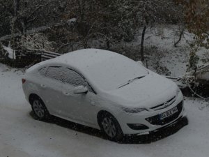 Bitlis’e Mevsimin İlk Karı Yağdı