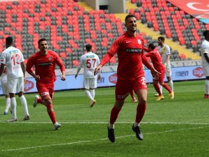 Süper Lig: Gaziantep Fk: 1 - Yeni Malatyaspor: 0 (İlk Yarı)