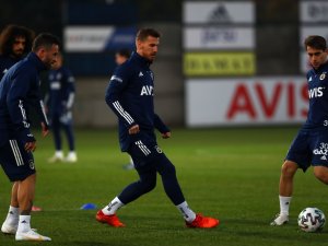 Fenerbahçe, Beşiktaş Derbisi İçin Kampa Girdi