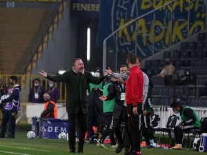 Devre Bitti, Saha Kenarı Karıştı