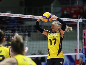 Lider Vakıfbank, Galatasaray’a Set Vermedi