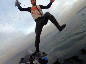 Kenan Sofuoğlu Fliteboard Yaparken Suya Düştüğü Videoyu Paylaştı