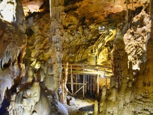 Karaca Mağarası’nı 6 Ayda 50 Bin Kişi Ziyaret Etti