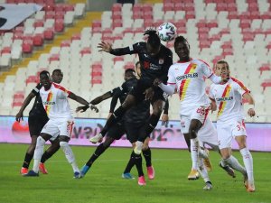 Süper Lig: Sivasspor: 0 - Göztepe: 0 (İlk Yarı)