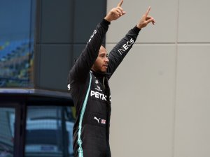 F1 Efsane Pilotu Lewis Hamilton Korona Virüse Yakalandı