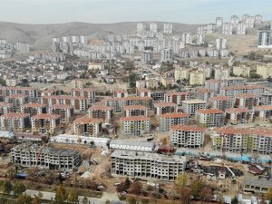 Hem Yıkım, Hem Yapım Çalışması Sürüyor, Bir Mahalle 2 Bin 251 Konutla Hızla Dönüşüyor