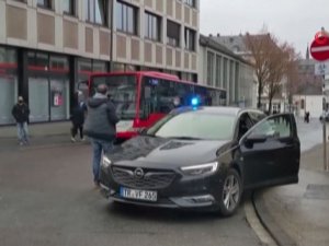 Almanya’da Araç Yayaların Arasına Daldı: 2 Ölü