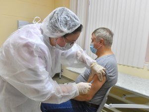 Rusya’da Covid-19’a Karşı Toplu Aşılama Başladı