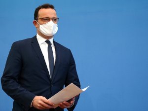 Almanya Sağlık Bakanı Spahn: "Önümüzdeki Yılın Ortasına Kadar Aşılar Yapılmış Olur"