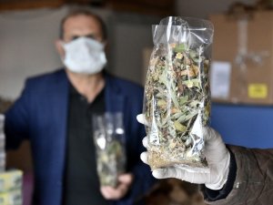 Bir Çeşitle Başlamıştı Şimdi 21 Çeşit Çay Yapıyor