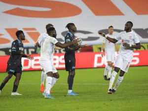 Trabzonspor, Evinde Karşılaştığı Dg Sivasspor İle 1-1 Berabere Kaldı