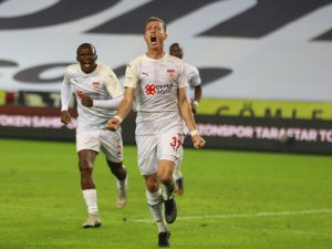 Hakan Arslan Ligdeki İlk Golünü Attı
