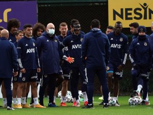 Fenerbahçe’de Valencia Antrenmana Çıkmadı !