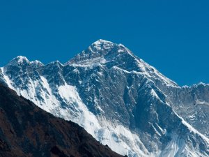 Everest Dağı’nın Yüksekliği Yeniden Hesaplandı