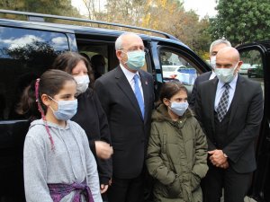 Kılıçdaroğlu, Depremin Simgelerinden Ayda Gezgin Ve Elif Perinçek’i Ziyaret Etti