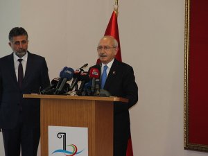 Kılıçdaroğlu, Apartman Görevlileri İle Bir Araya Geldi