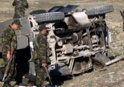 Askeri araç kaza yaptı : 13 yaralı