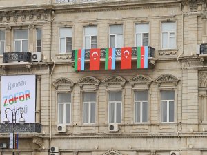 Bakü Sokakları Türk Bayrakları İle Süslendi