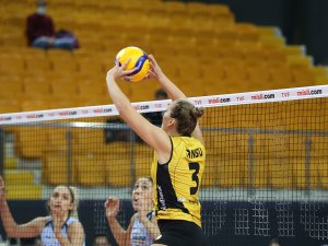 Lider Vakıfbank Erteleme Maçında Galip