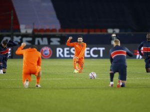 Psg Ve Başakşehir’den Irkçılık Protestosu