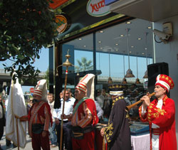 Dergah Kuzine’ye Mehteranlı Açılış