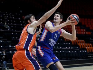 Thy Euroleague: Valecia Basket: 76 - Anadolu Efes: 74