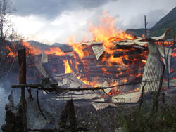 Artvin’de yangın: 2 ev kül oldu