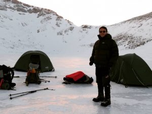 Donan Göller Üzerinde Kamp Yaptılar