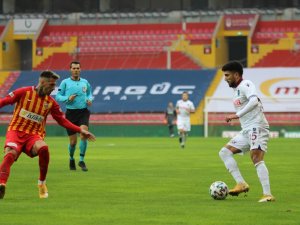 Süper Lig: Kayserispor: 0 - Trabzonspor: 0 (İlk Yarı)