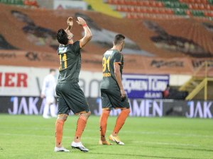 Süper Lig: Aytemiz Alanyaspor: 1 - Beşiktaş: 0 (İlk Yarı)