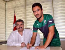 Bursaspor Furkan Soyalp İle 2 Yıllık Sözleşme İmzaladı