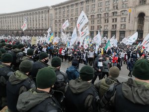 Ukrayna’da Protestolar Devam Ediyor: 40 Polis Yaralandı