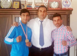 Müdür Çelik'ten Madalyalı Boksörlere Tebrik ve Ödül