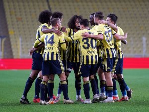 Ziraat Türkiye Kupası: Fenerbahçe: 1 - Karacabey Belediyespor: 0 (İlk Yarı)