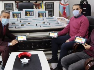 Maçka’da 8. Sınıflara Tablet Dağıtıldı