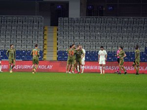 Turuncu-lacivertliler Aldıkları Bu Galibiyetle Son 16 Turuna Kaldı
