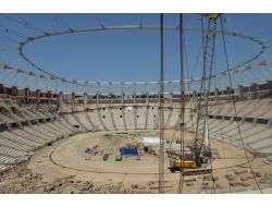 Timsah Arena’nın Çatı Halatları Geriliyor