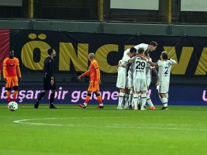 Karagümrük, Son Dakikalarda Attığı Golle Galatasaray’ı 2-1 Yendi