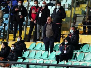 Fatih Terim Oyundan Atıldı