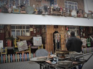 Gözü Gibi Baktığı Antikaları Hurdacıya Sattı