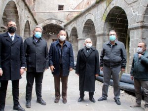 Özhaseki’den Cumhurbaşkanı Erdoğan’a ’Diktatör’ Diyen Chp’li Özel’e Cevap: