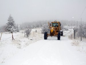 Elazığ’da Kar Nedeniyle 13 Köy Yolu Ulaşıma Kapalı