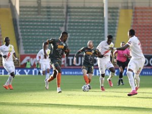 İlk Yarıda Tek Gol Var