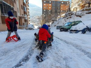 Kar Yağışına En Çok Onlar Sevindi